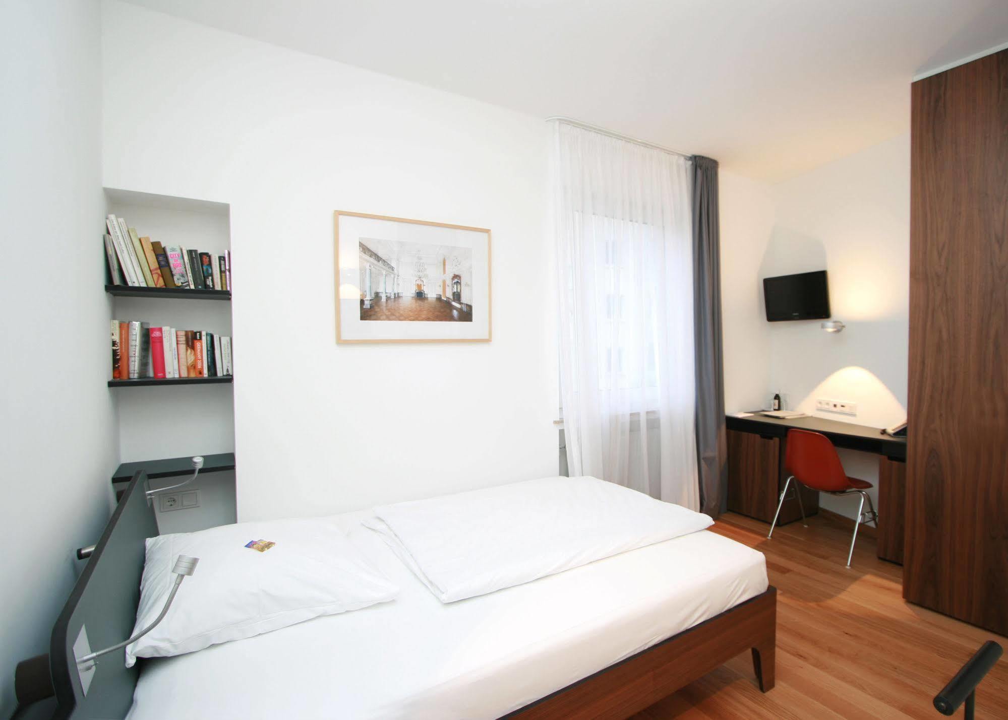 Chelsea Hotel Cologne Exterior photo