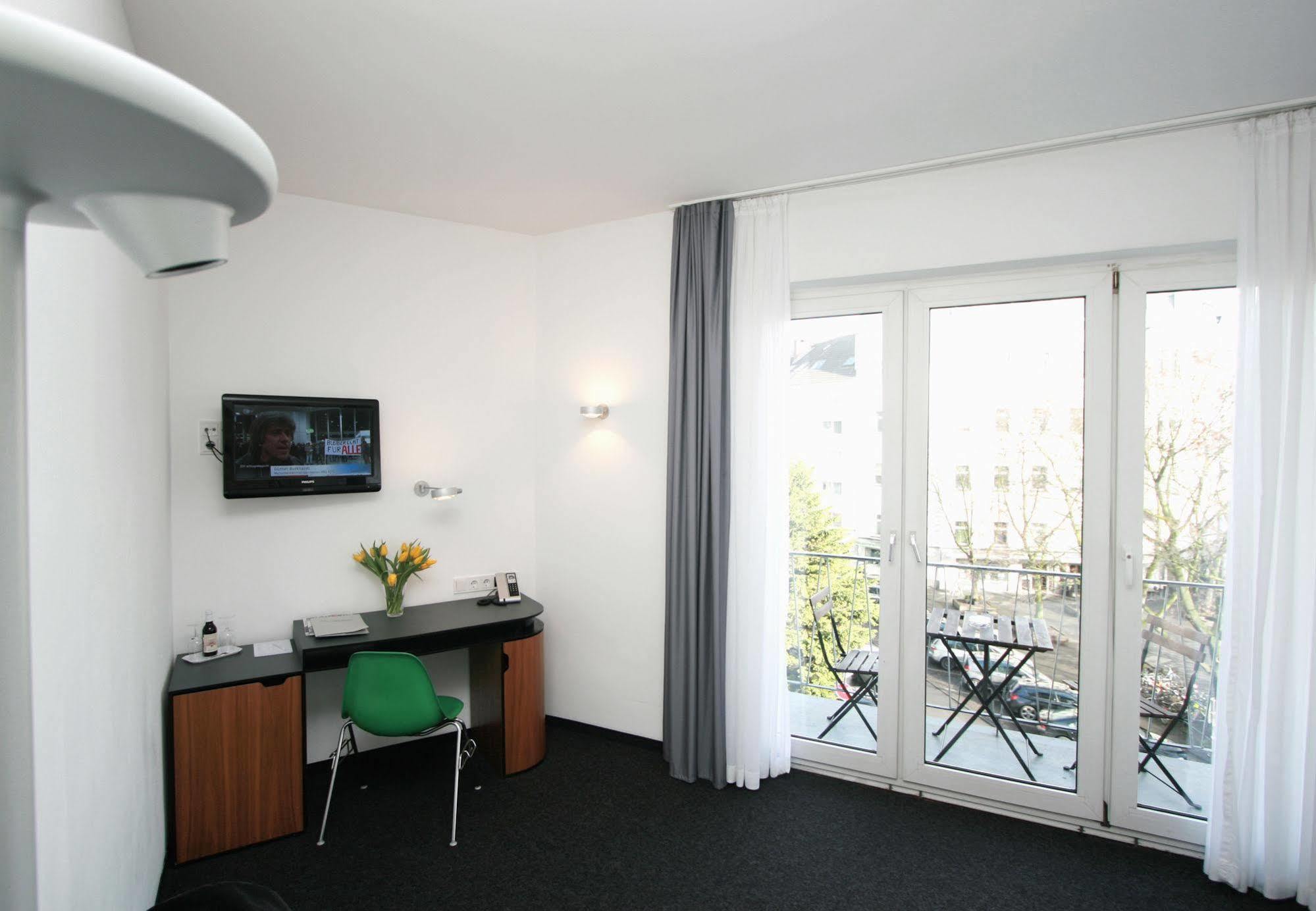 Chelsea Hotel Cologne Exterior photo